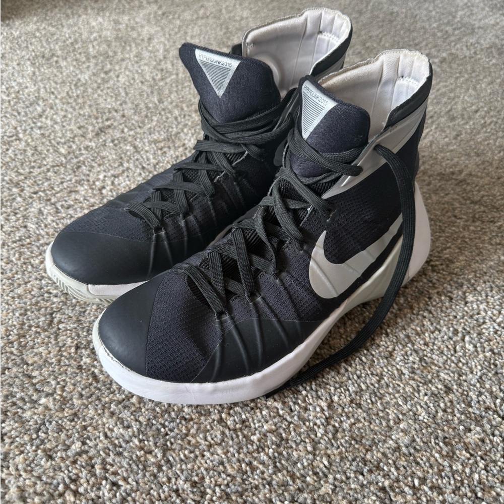 Nike Women’s Size 9 Hyperdunk2015 Basketball Shoes